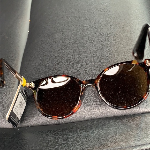 Foster Grant Sunglasses - Picture 4 of 7